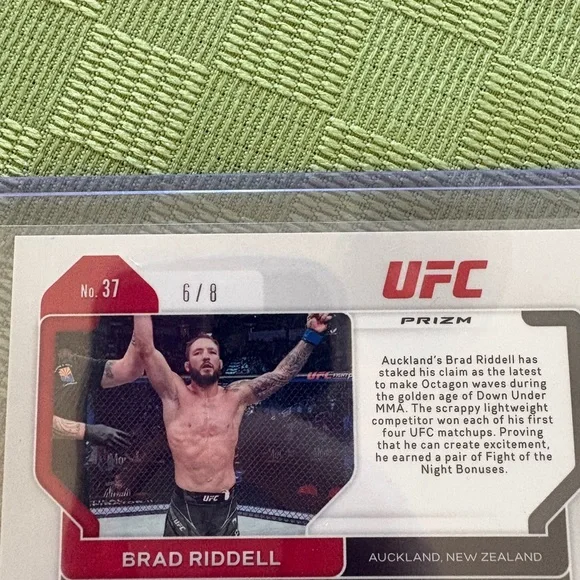 UFC Brad Riddel card - Picture 2 of 2